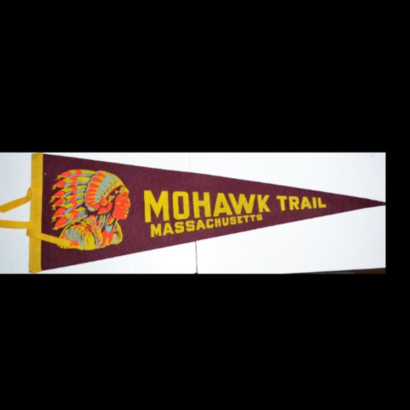 Vintage Souvenir Felt Pennant Mohawk Trail Massachusetts Maroon Yellow - Picture 1 of 4